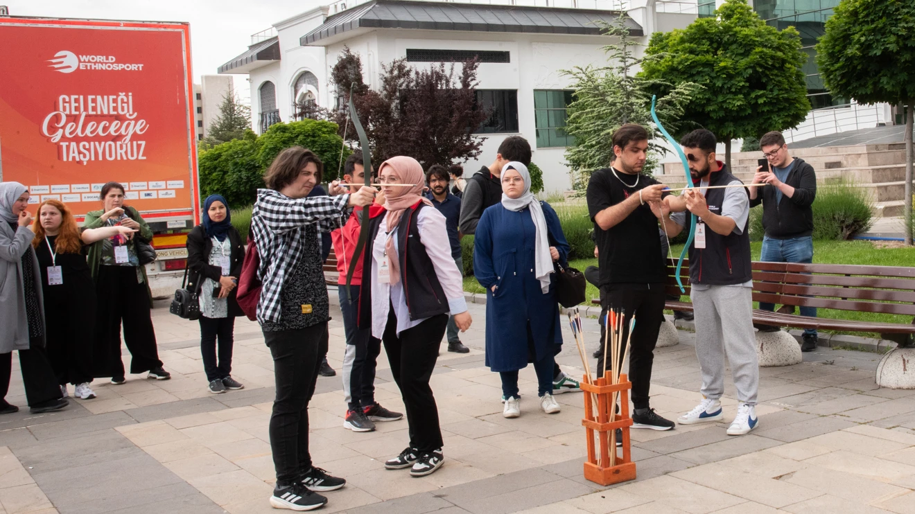 ‘Ata Sporları’ Selçuk Üniversitesi öğrencileriyle buluştu